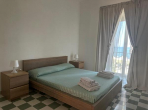 Dimora Burrafato 1 Storica Residenza sul Lungomare
